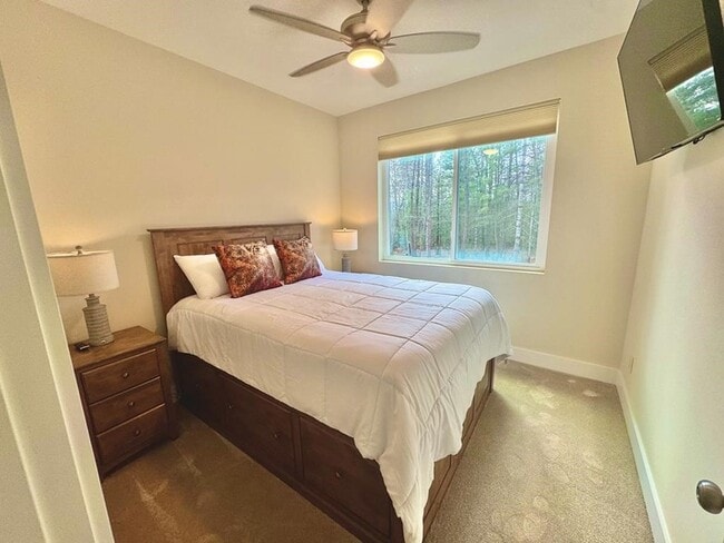 Building Photo - 1001 Sunset Rd