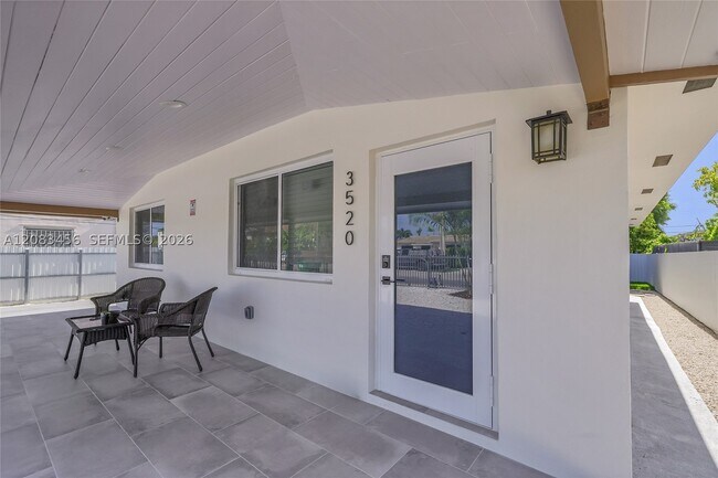 Building Photo - 3520 SW 88th Ct
