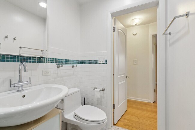 Building Photo - 9225 Karlov Ave