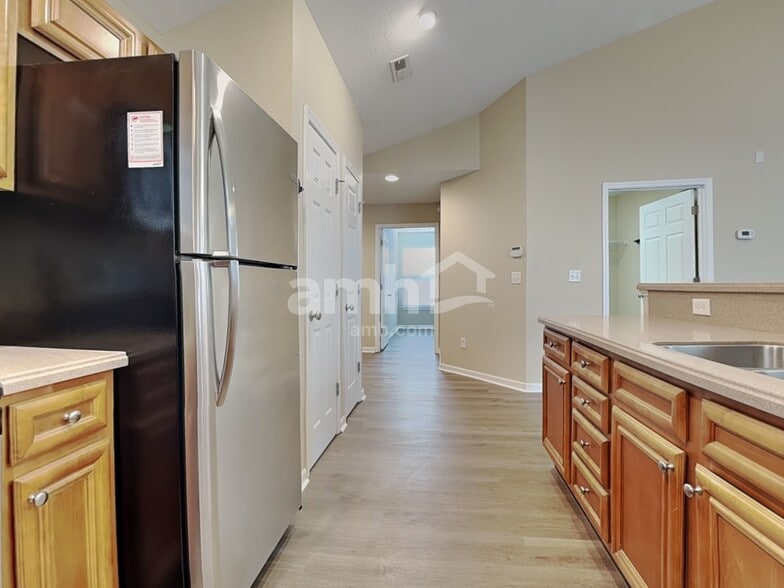 Building Photo - 10429 Kentwell Rd