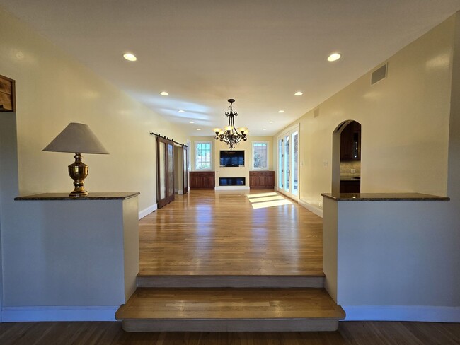 Building Photo - 1329 Tano Ridge Rd