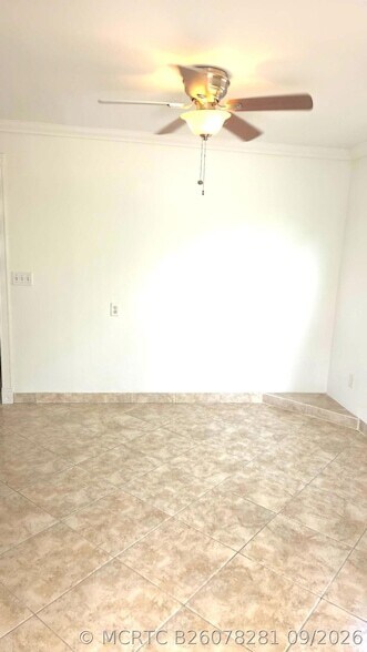 Building Photo - 1205 Mathis St