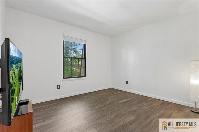 Building Photo - 138 Orlando St