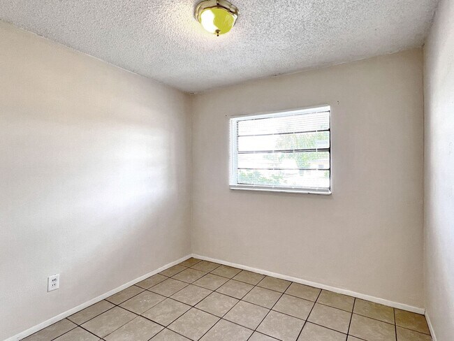 Building Photo - 120 3rd Jpv St