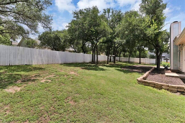 Building Photo - 203 Dunkeld Dr