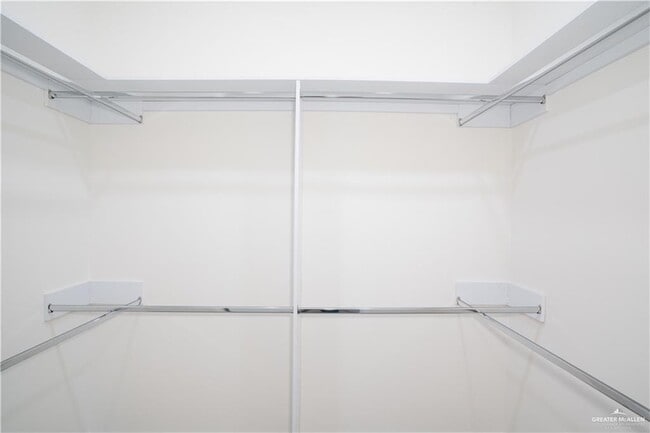 Building Photo - 24 Stablewood