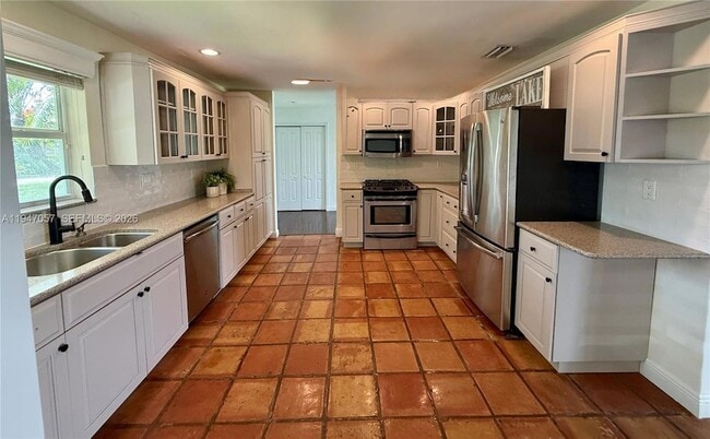 Building Photo - 12620 SW 114th Ave