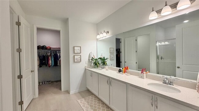 Building Photo - 5723 Cattle Rnch Dr