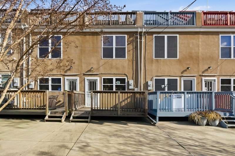 Building Photo - 1012 McDonogh St