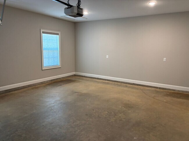 Building Photo - 311 Mulberry Crossing Dr