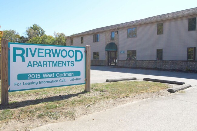 Building Photo - In-Unit Washer and Dryer - Near the river ...