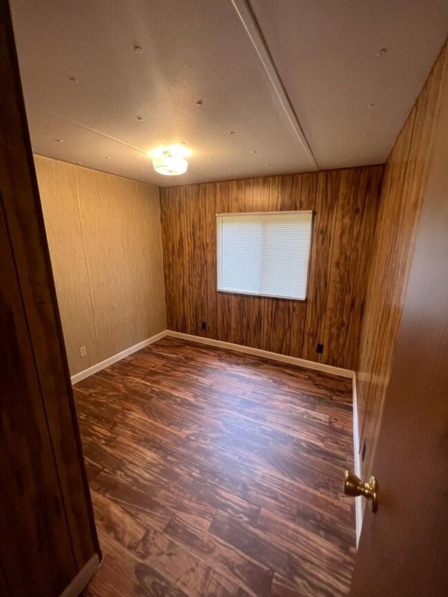 Building Photo - 3710 Stanley Dr