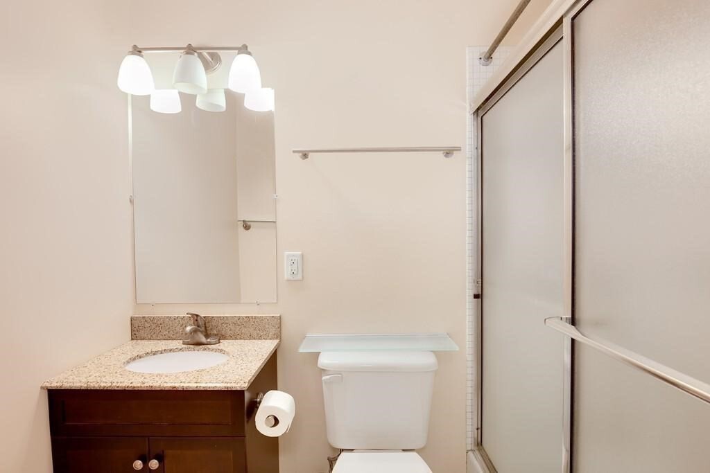 Building Photo - 60 Babcock St