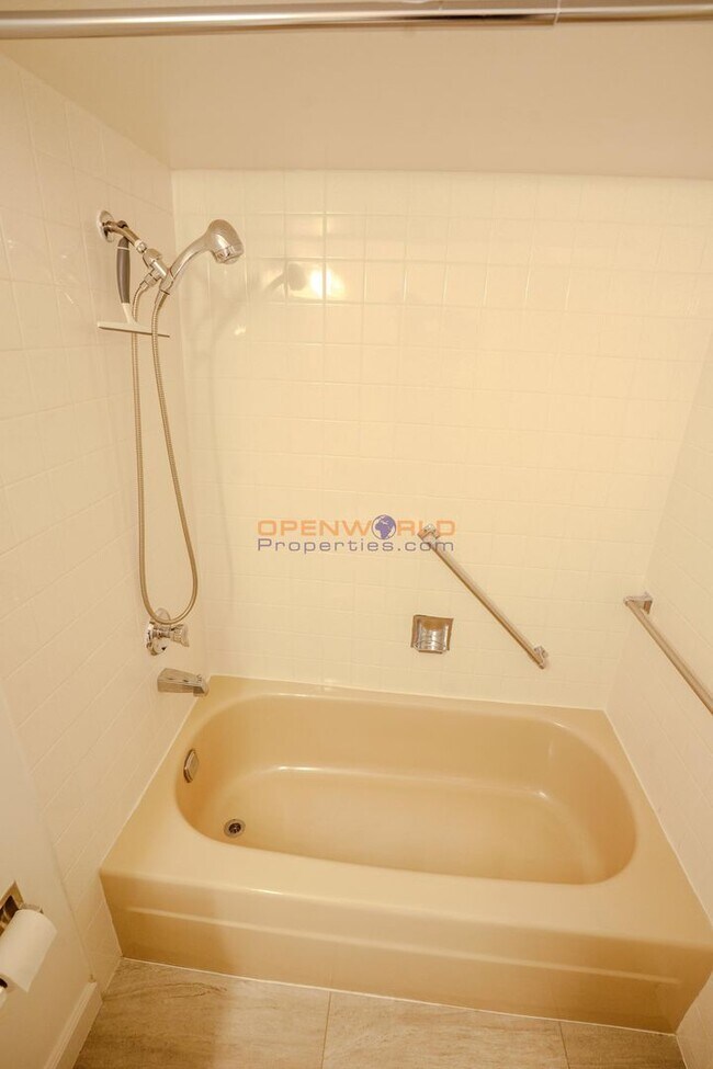 Building Photo - Rossmoor 55+ Living — One BR/One BA Del Monte Model (733 SF) — Peaceful, Updated, Sun-Filled Home