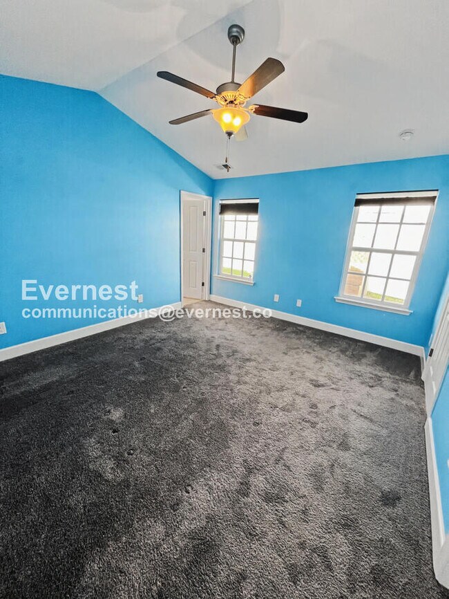 Building Photo - 2007 Oak Trail Dr