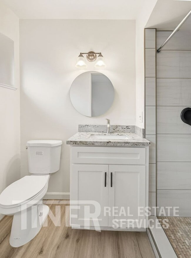 Building Photo - 6218 Stanley Ave