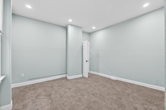Building Photo - 3356 W 44th St
