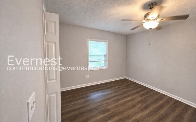 Building Photo - 3-Bed/2-Bath Home/Pet Friendly/Available Soon!