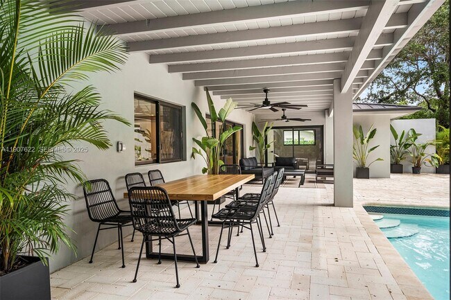 Building Photo - 15121 SW 69th Ct