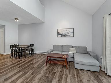 Building Photo - 76 Davis Rd