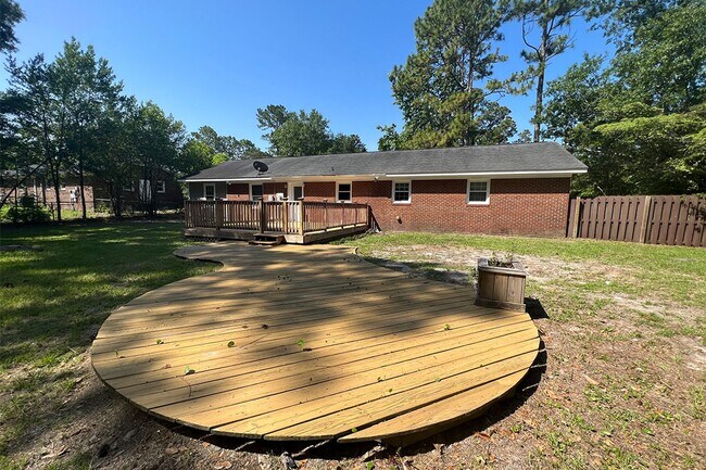 Building Photo - 4bd/2.5ba Brick Ranch Home in Kings Grant. NO STUDENTS/NO CATS