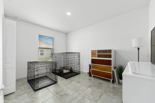 Building Photo - 1514 SW Kosnar Ave