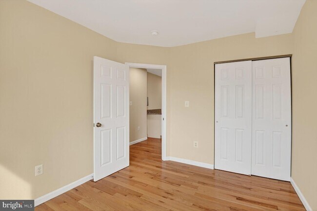 Building Photo - 1648 Park Rd NW