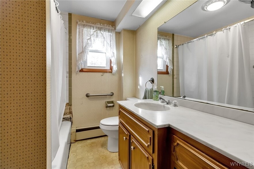 Building Photo - 5232 Genesee St