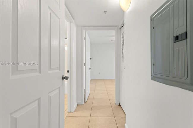 Building Photo - 1919 Van Buren St