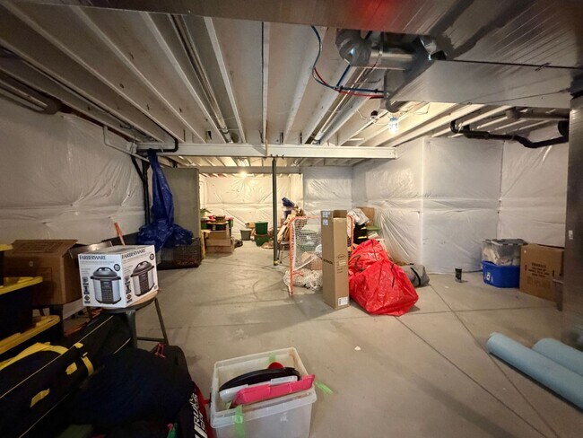 Building Photo - Exquisite Elizabeth Home