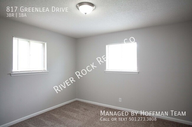 Building Photo - 817 Greenlea Dr