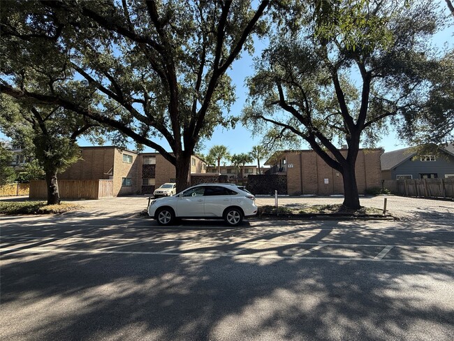 Primary Photo - 1530 Heights Blvd