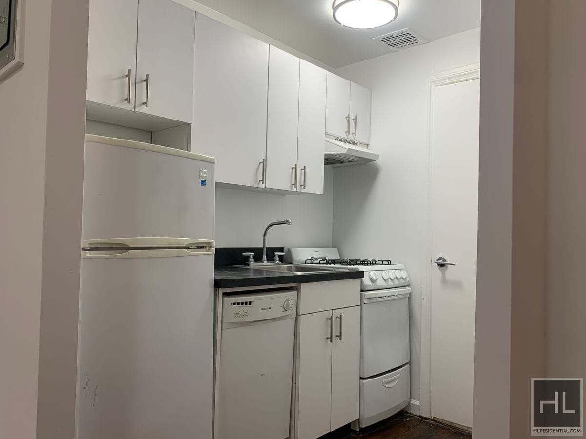 Building Photo - EAST 65 STREET
