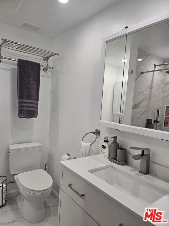 Building Photo - 2160 Century Pk E