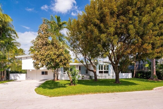 Building Photo - 669 S Mashta Dr