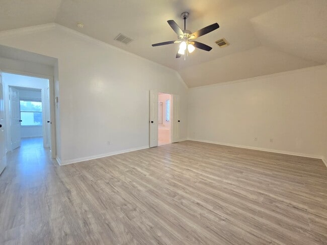 Building Photo - 6007 Bassetdale Ln