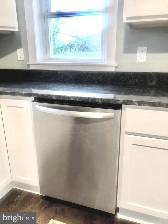 Building Photo - 102 S Whissen St