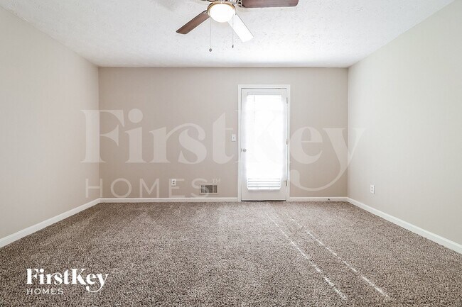 Building Photo - 560 Presidential Dr