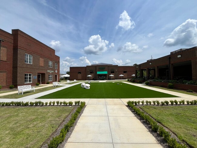 Building Photo - 6801 River Rd