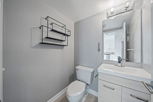 Building Photo - North Park Beautiful Townhome Two Weeks FREE 3 bd / 2.5 ba 2-story w/Private Patio Yard, Parking,...