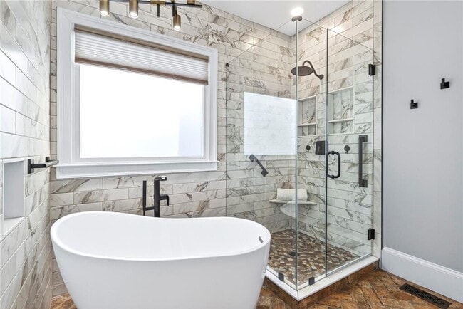 Building Photo - 395 Laurent St NW