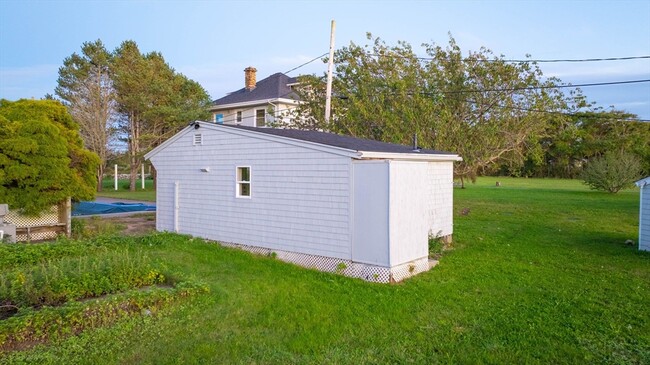 Building Photo - 736 Sconitcut Rd