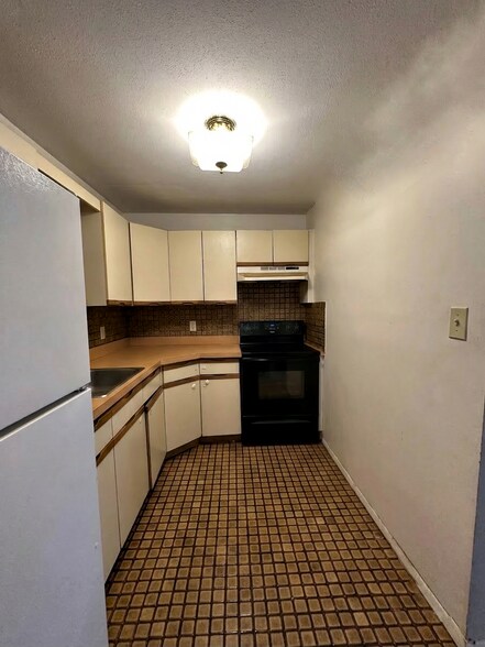 Building Photo - 565 Keller Ave