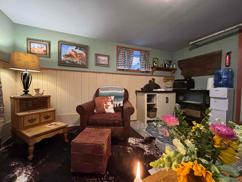 Building Photo - 425 S Washington St