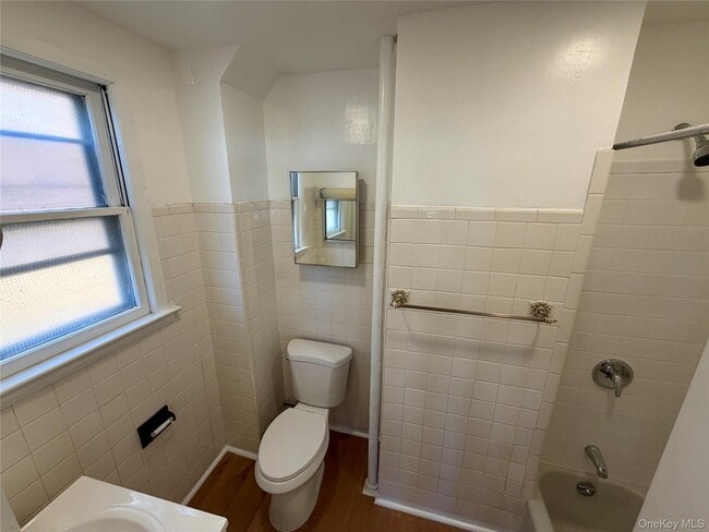 Building Photo - 116 Alexander Ave