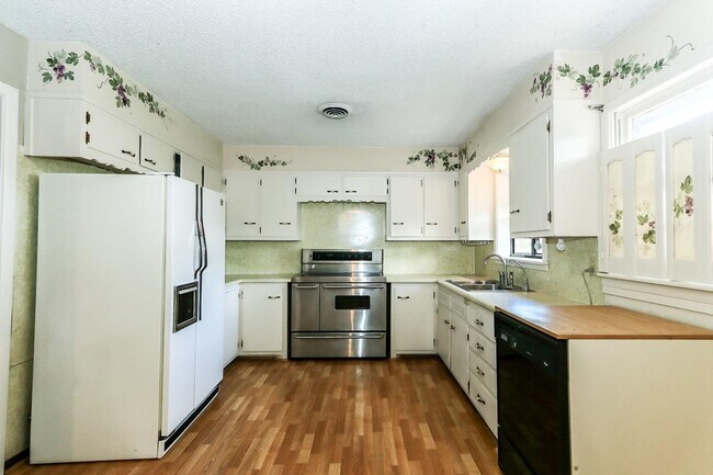 Building Photo - 4911 44th St