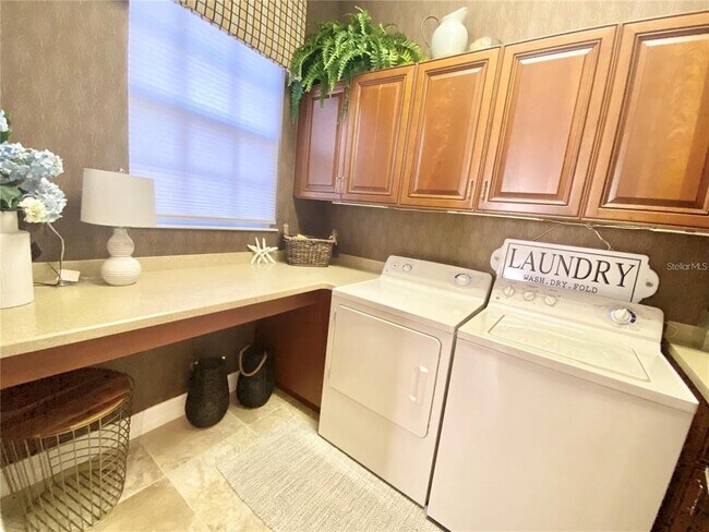 Building Photo - 7218 HERITAGE GRAND Pl