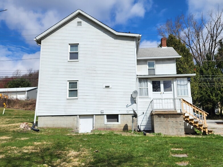 Building Photo - 1636 Philadelphia St