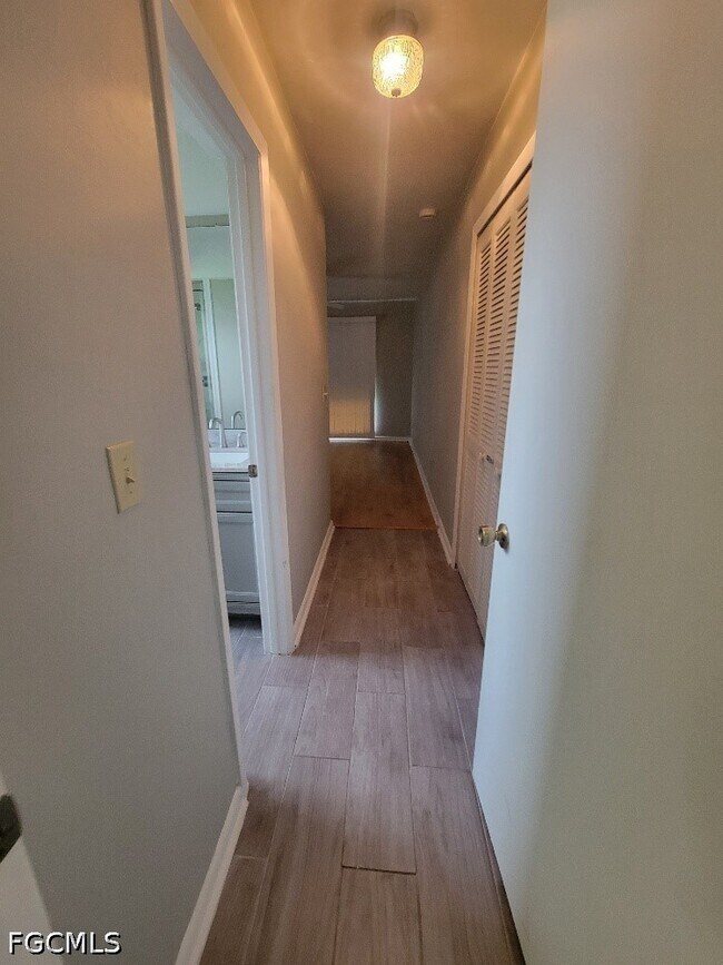 Building Photo - 10 Regency Ct