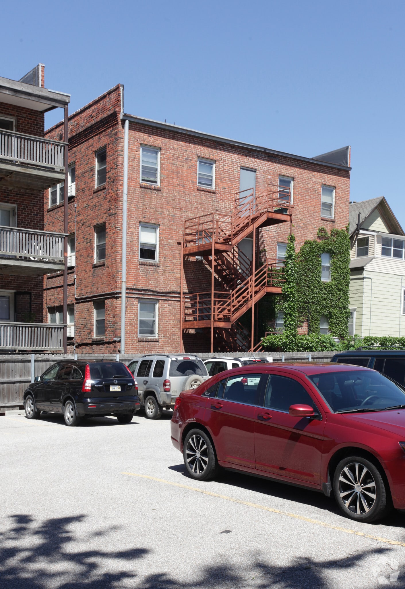Building Photo - 640 S 12th - 12H Apartments